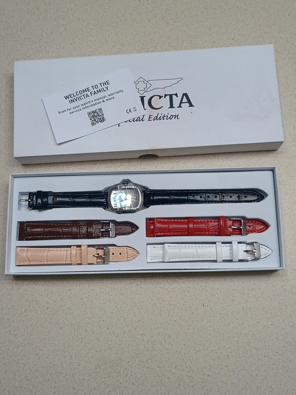 Women's Invicta Lupah